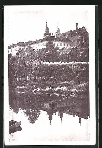 AK Trebitsch /Trebic, Zámek, Blick vom Fluss zum Schloss