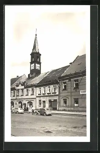 AK Chotebor, Radnice, Autos vorm Rathaus