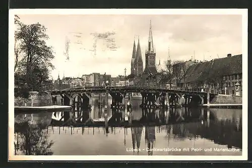 AK Lübeck, Dankwartsbrücke mit Petri- u. Marienkirche