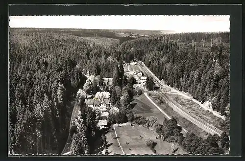 AK Villingen im Schwarzwald, Ortspartie mit Strasse