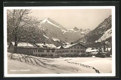 AK Birgsau b. Oberstdorf, Ortspartie mit Gasthaus Birgsau im Schnee