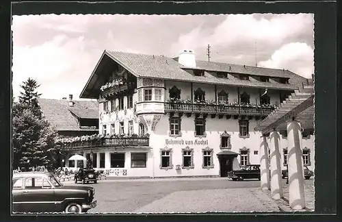 AK Kochel am See, Alpenhotel Schmied von Kochel mit Autos