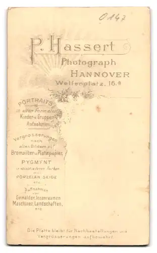 Fotografie P. Hassert, Hannover, Welfenplatz 16a, Soldat des IR 74 im Portrait