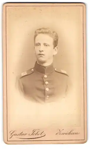 Fotografie Gustav Jobst, Zwickau, äussere Schneebergerstrasse 20, Junger Soldat des IR 133
