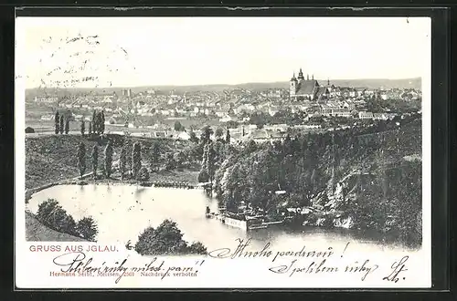 AK Jihlava /Iglau, Blick von einem Teich zur Stadt