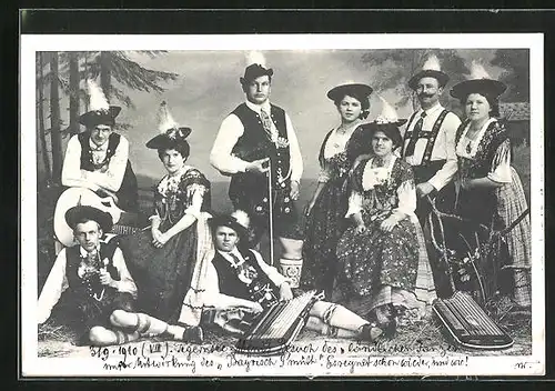 Foto-AK Männer und Frauen in bayerischer Tracht mit Instrumenten