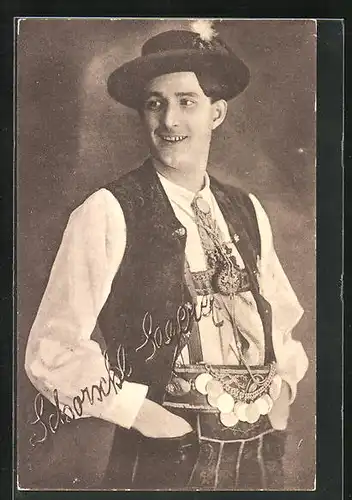 AK Schorschl Sagerer in Tracht