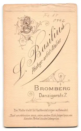 Fotografie L. Basilius, Bromberg, Danzigerstr. 7, Artillerist in Uniform, Offizier im Feld.-Art.-Rgt. 17