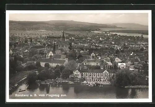 AK Konstanz, Fliegeraufnahme mit Insel Hotel