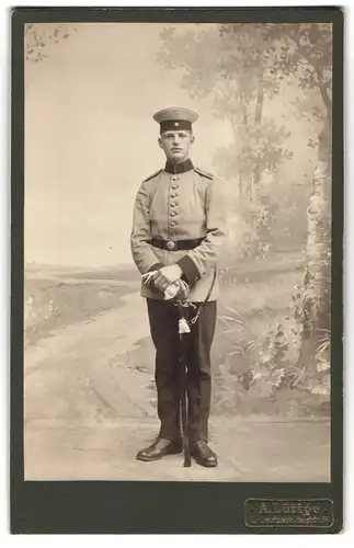 Fotografie A. Lüttge, Leutzsch, Hauptstr. 34, Soldat in Uniform, Train-Rgt. 19