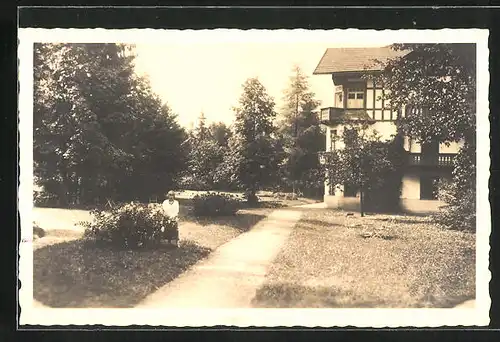 Foto-AK Oberstdorf /Allgäu, Hotel-Pension Rubihaus, Parkpartie