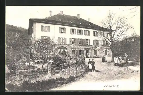 AK Cornaux, Dienstpersonal vor Villa