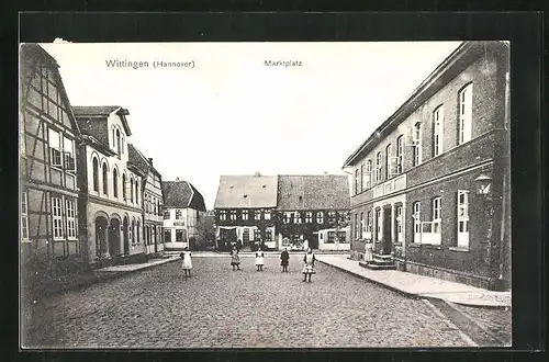 AK Wittingen /Hannover, Marktplatz mit Hotel und Mädchen