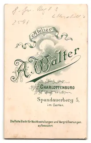 Fotografie A. Walter, Berlin-Charlottenburg, Spandauerberg 5, Soldat mit Orden und Kaiserabzeichen, Garde Gren. Rgt. 3