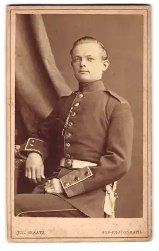 Fotografie Jul. Braatz, Cüstrin, Schulstr. 56-57, Soldat in Uniform Grenadier-Regiment 8