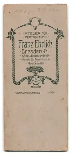 Fotografie Atelier Ehrlich, Dresden, Königsbrückerstr. 105, Musiker in Uniform mit Schwalbennest & Schützenschnur IR 177