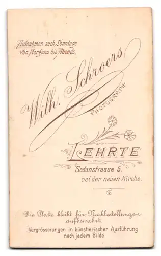 Fotografie W. Schroers, Lehrte, Sedanstrasse 5, Portrait blonder Knabe im Kleidchen