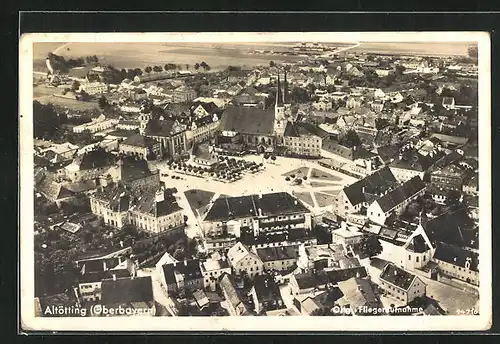 AK Altötting /Oberbayern, Marktplatz mit Kirche, Fliegeraufnahme