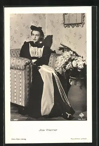 AK Schauspielerin Ilse Werner im langen Kleid