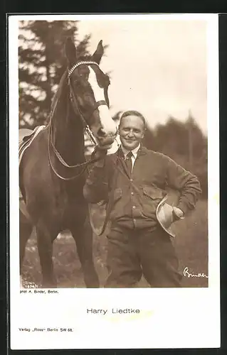 AK Schauspieler Harry Liedke mit seinem Pferd