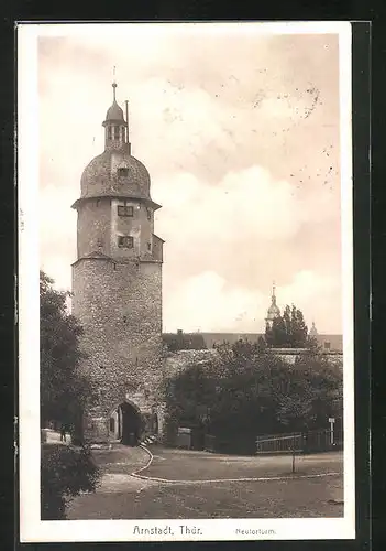 AK Arnstadt /Thür., Strassenpartie am Neutorturm