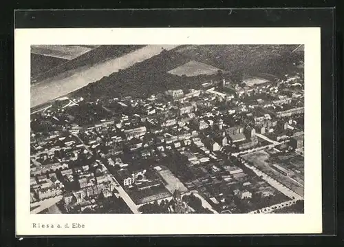 AK Riesa /Elbe, Fliegeraufnahme vom Zentrum