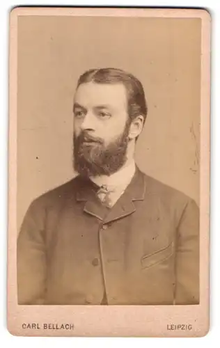 Fotografie Carl Bellach, Leipzig, Gellert-Str. 12, Portrait bürgerlicher Herr mit Vollbart