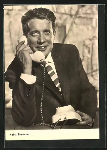 AK Schauspieler Heinz Baumann am Telefon