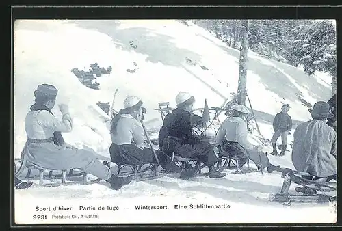 AK Wintersport, Junge Leute bei einer Schlittenpartie