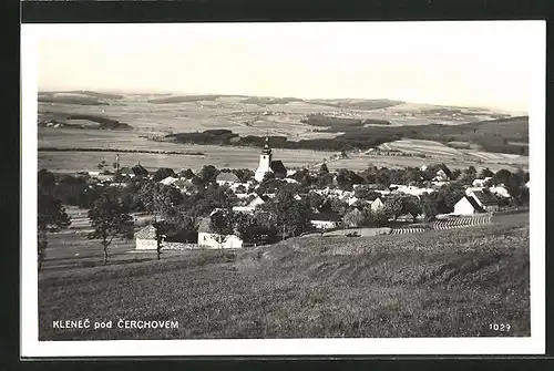 AK Klenec pod Cerchovem, Panorama mit Kirche