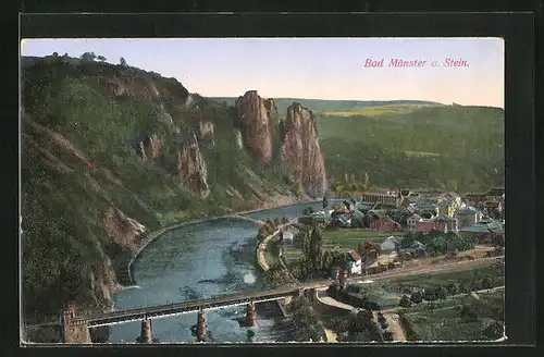 AK Bad Münster a. Stein, Ortsansicht aus der Vogelschau, Flusspartie mit Brücke