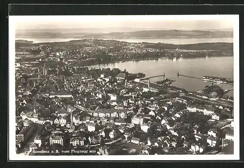 AK Konstanz / Bodensee, Flugzeugaufnahme der Stadt