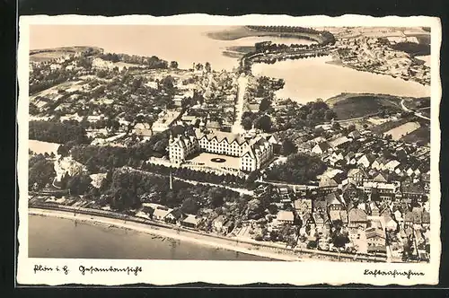 AK Plön / Holstein, Gesamtansicht, Luftaufnahme