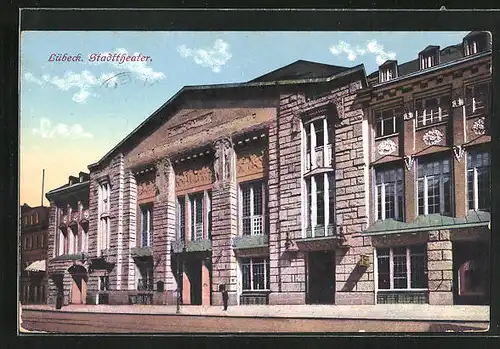 AK Lübeck, vor dem Stadttheater