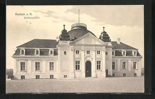 AK Marbach a. Neckar, auf dem Vorplatz zum Schillermuseum