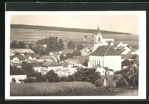 AK Opatov na Morave, Blick zur Kirche und auf den Ort