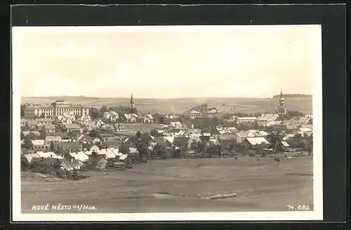 AK Nove Mesto na Morave, Generalansicht der Ortschaft, Blick auf die Kirche