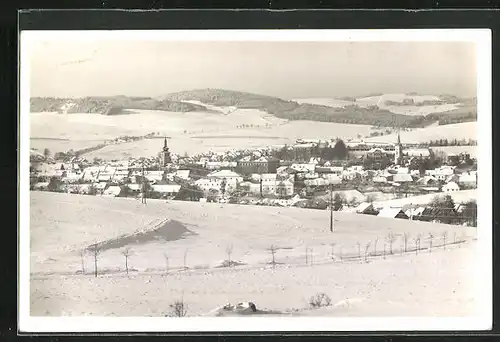 AK Nove Mesto na Morave, Blick auf den gesamten eingeschneiten Ort