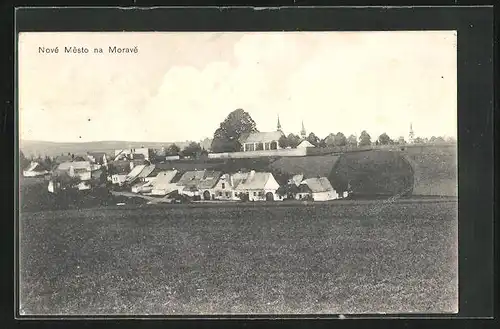 AK Nove Mesto na Morave, Blick auf die kleine Ortschaft, die drei Kirchtürme