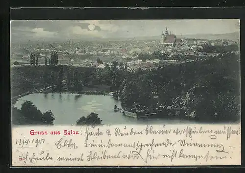 Mondschein-AK Iglau, Stadttotale vom Ufer aus, Blick zur Kirche