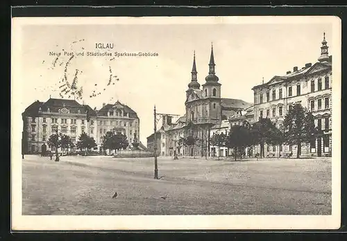 AK Iglau, Neue Post und Städtisches Sparkasse-Gebäude, Blick zur Kirche