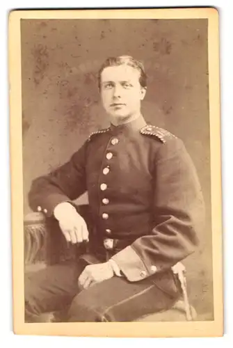 Fotografie Gerschel Frères, Strasbourg, Rue de la Mésange 3, Einjährig-Freiwilliger Soldat, Inf. Rgt. 105