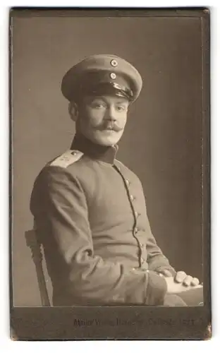 Fotografie Atelier Wulse, Hannover, Gollerstrasse 102, Soldat mit Schnauzbart, Inf. Rgt. 74