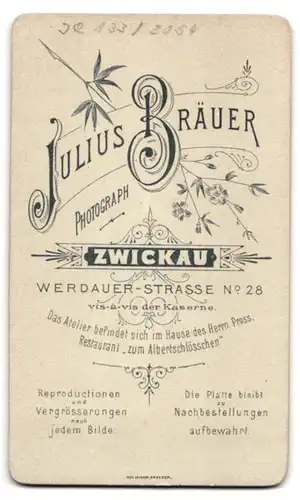 Fotografie Jul. Bräuer, Zwickau i. S., Werdauer-Strasse 28, Soldat mit Schirmmütze, Inf. Rgt. 133
