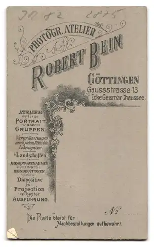 Fotografie Robert Bein, Göttingen, Gaussstrasse 13, Junger Soldat im Portrait, Inf. Rgt. 82