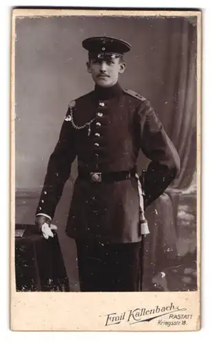 Fotografie Emil Kallenbach, Rastatt, Kriegstr. 18, Soldat in Uniform mit Schützenschnur Inf.-Rgt. 25