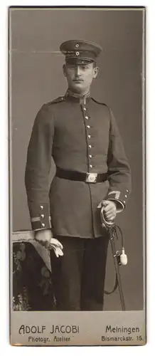 Fotografie Adolf Jacobi, Meiningen, Bismarckstr. 15, Uffz. in Uniform Inf.-Rgt. 32