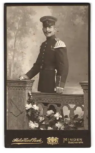 Fotografie Carl Beste, Minden i. W., Bäckerstr. 13, Musiker in Uniform mit Schwalbennest Rgt. 15