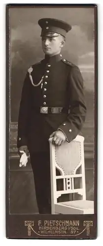 Fotografie F. Pietschmann, Hirschberg / Schlesien, Wilhelmstr. 57, Jäger in Uniform mit Schützenschnur Rgt. 5