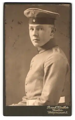 Fotografie Bernhard Günther, Goslar, Vititorpromenade 2, Artillerist H. Hans in Uniform Feld.-Art.-Rgt. 58